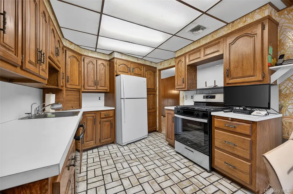 50 Netto Lane Plainview NY 11803