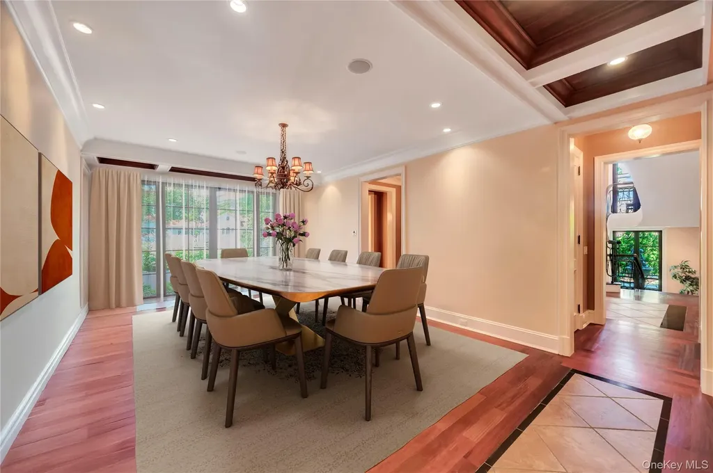 48 Nassau Drive Great Neck NY 11021