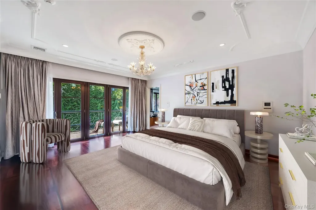 48 Nassau Drive Great Neck NY 11021