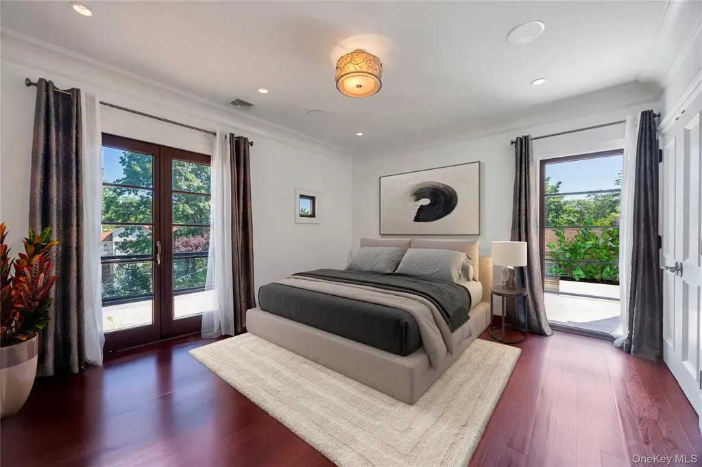 48 Nassau Drive Great Neck NY 11021