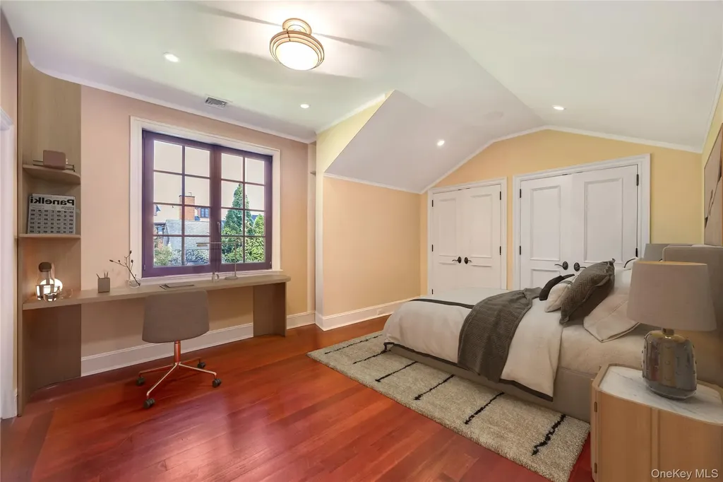 48 Nassau Drive Great Neck NY 11021
