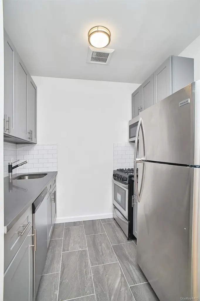 1069 Grant Avenue Bronx NY 10456