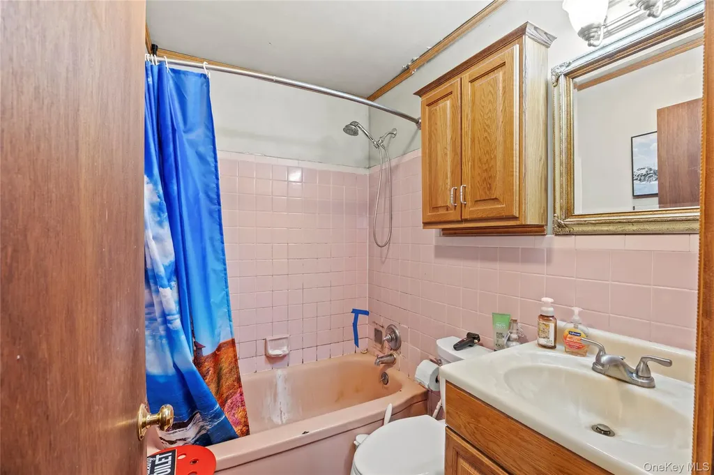2340 Devon Street East Meadow NY 11554