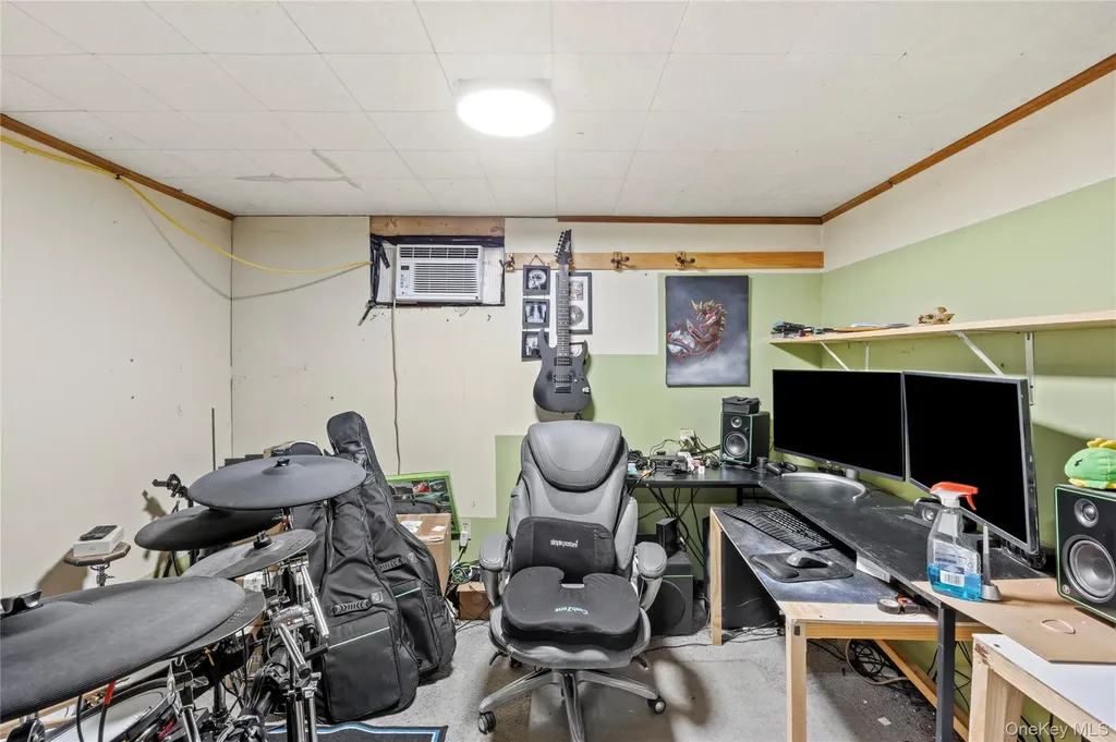 2340 Devon Street East Meadow NY 11554