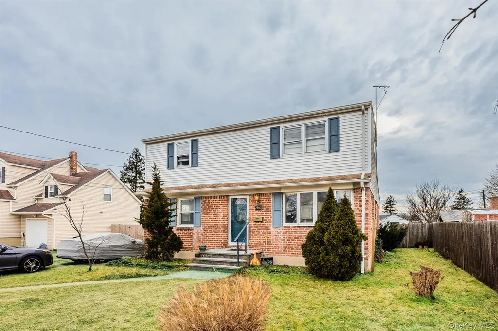 2340 Devon Street East Meadow NY 11554
