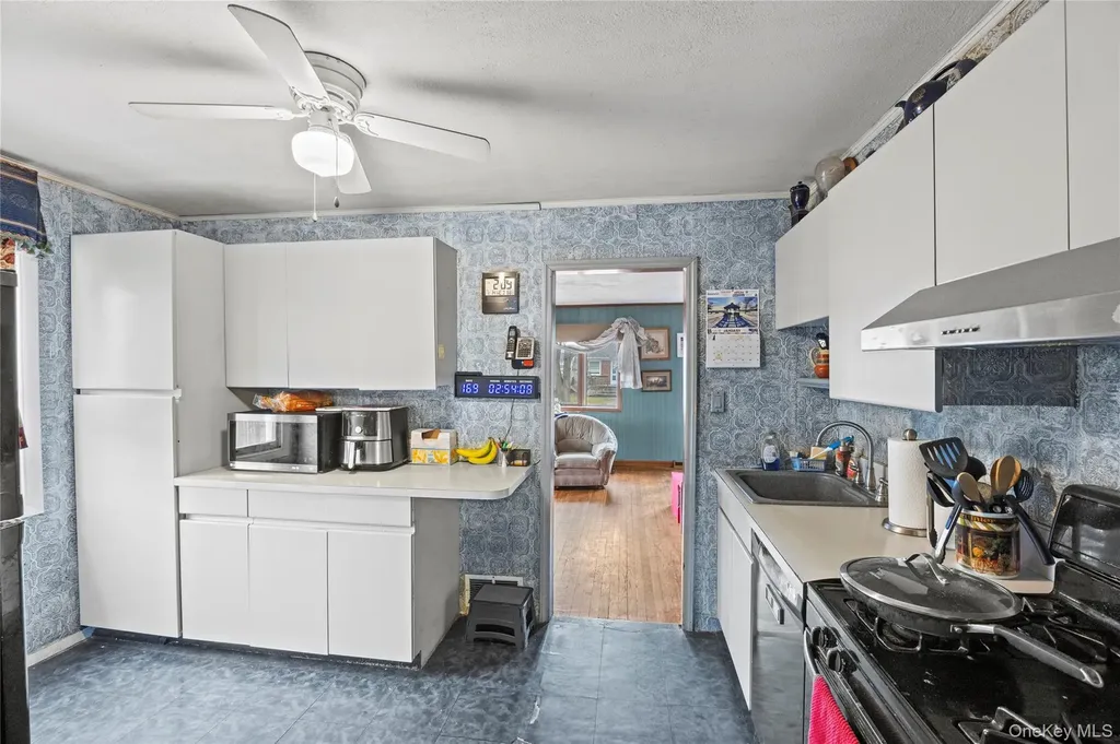 2340 Devon Street East Meadow NY 11554
