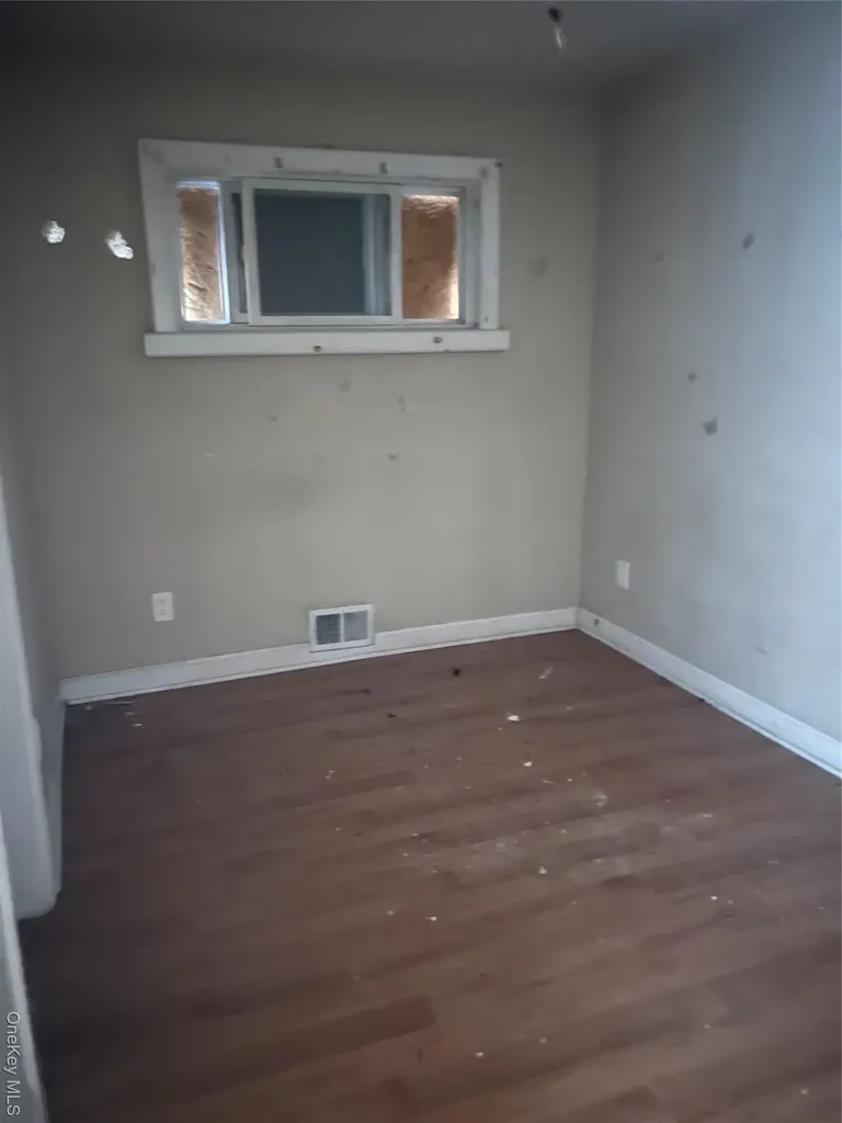 743 Hoffman Avenue Bellport NY 11713