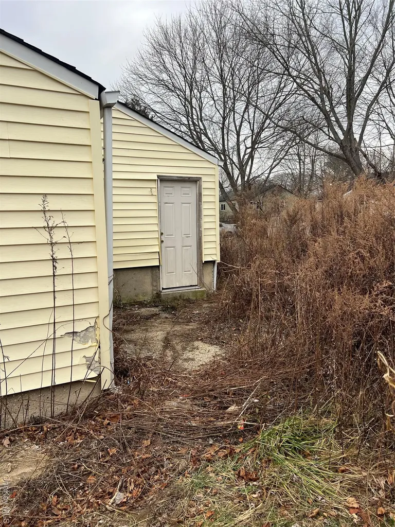 743 Hoffman Avenue Bellport NY 11713