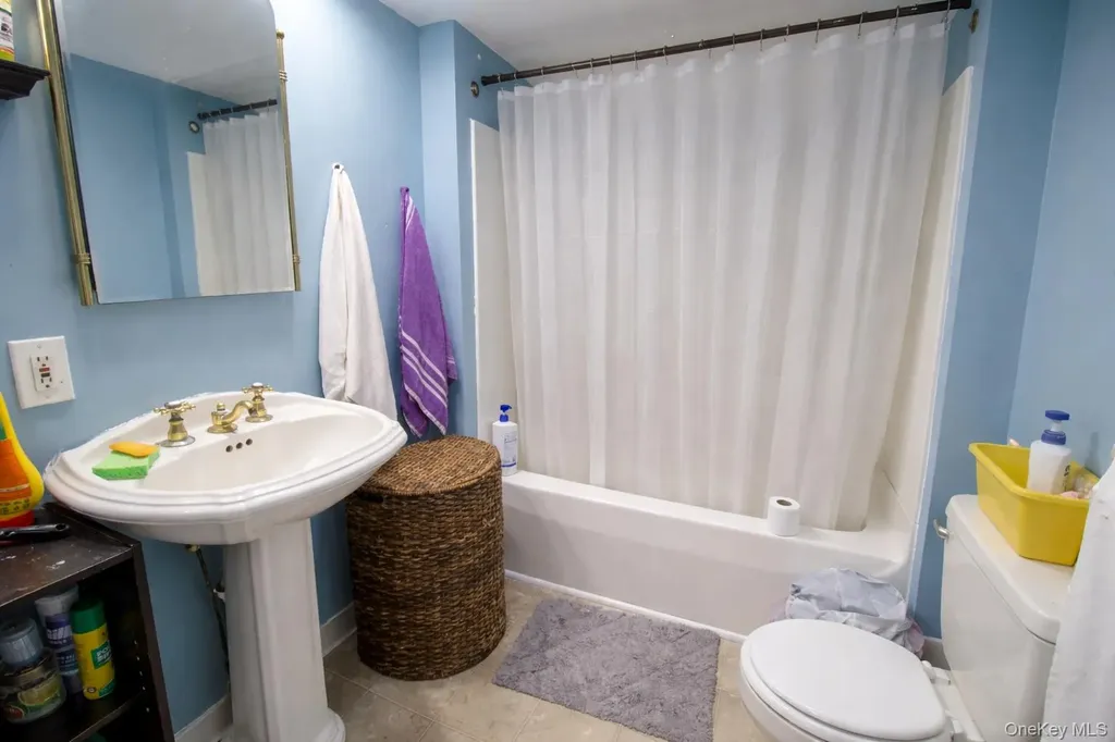 9 Benedict Lane New Windsor NY 12553