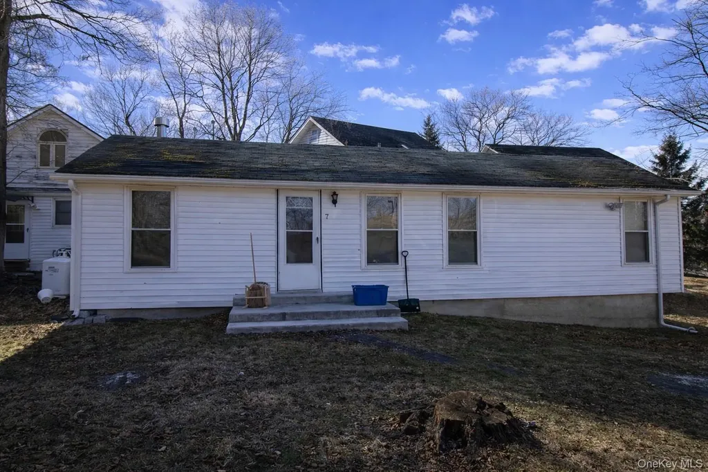 9 Benedict Lane New Windsor NY 12553