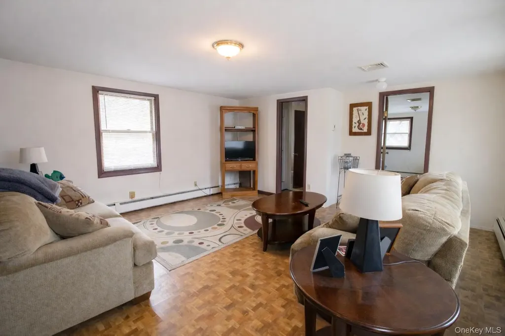 9 Benedict Lane New Windsor NY 12553