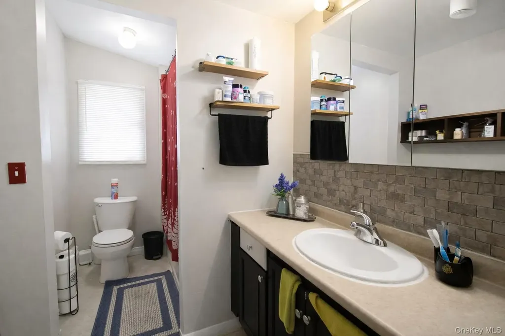 9 Benedict Lane New Windsor NY 12553