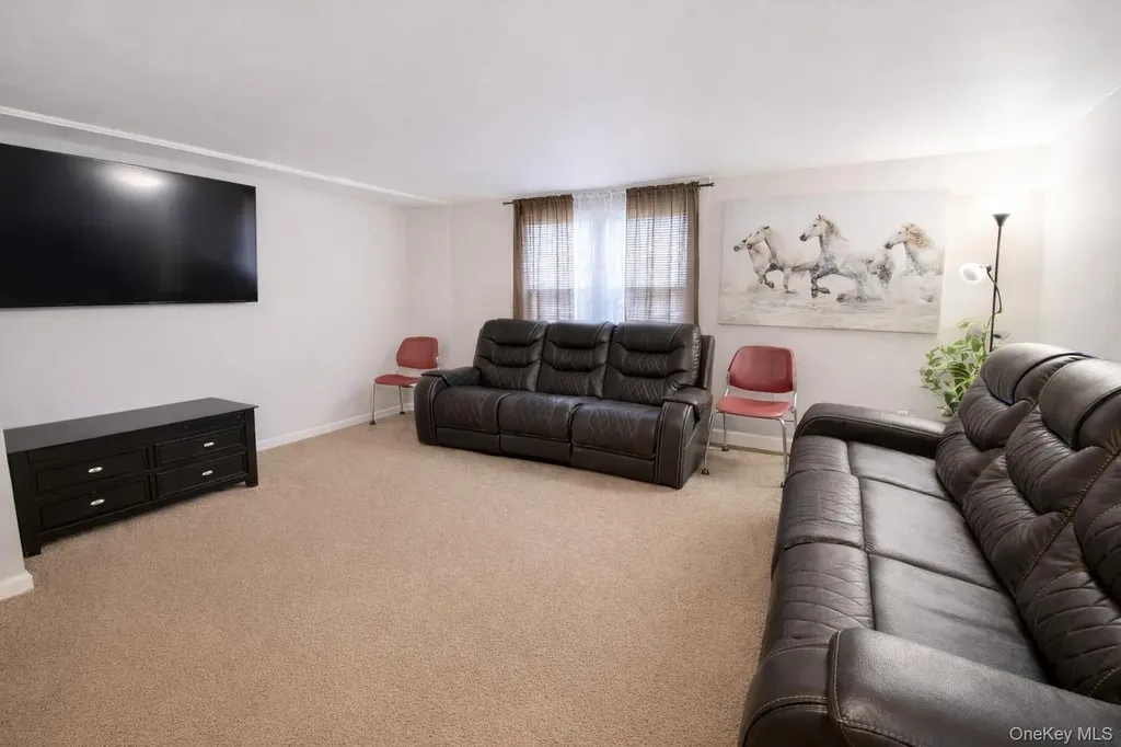 9 Benedict Lane New Windsor NY 12553