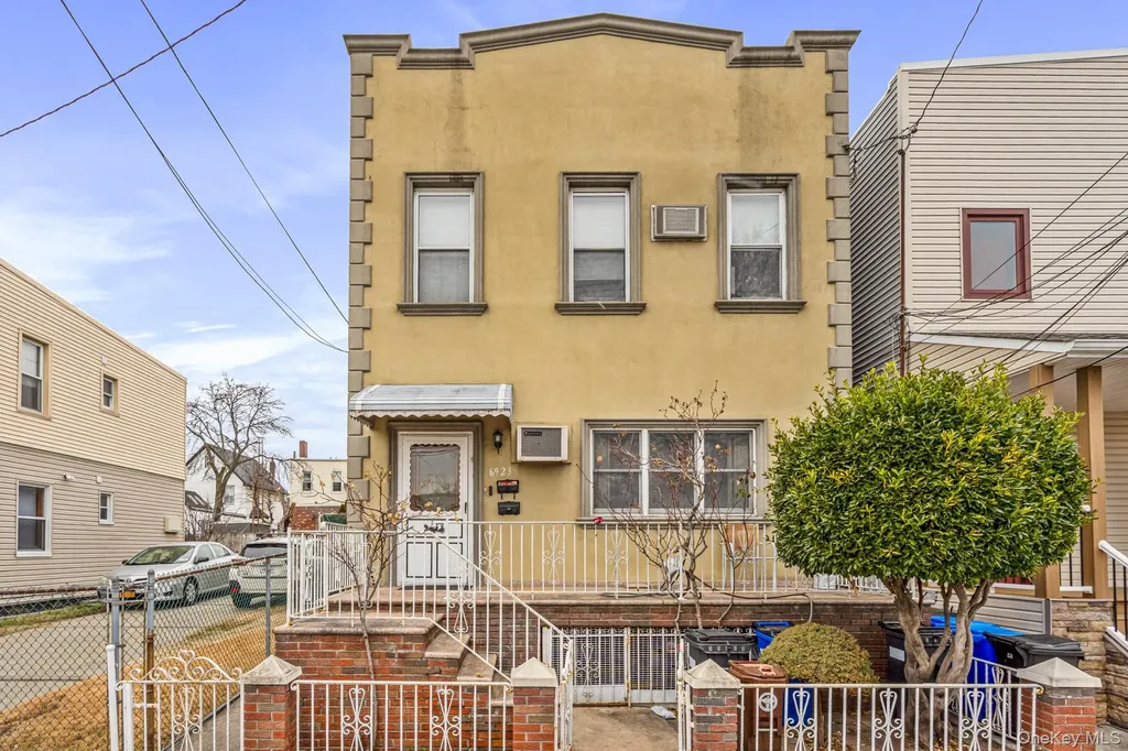 6923 59th Road Maspeth NY 11378