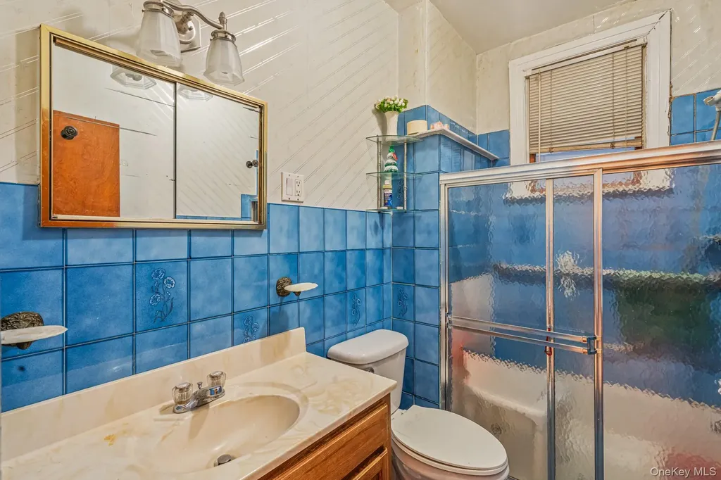 6923 59th Road Maspeth NY 11378