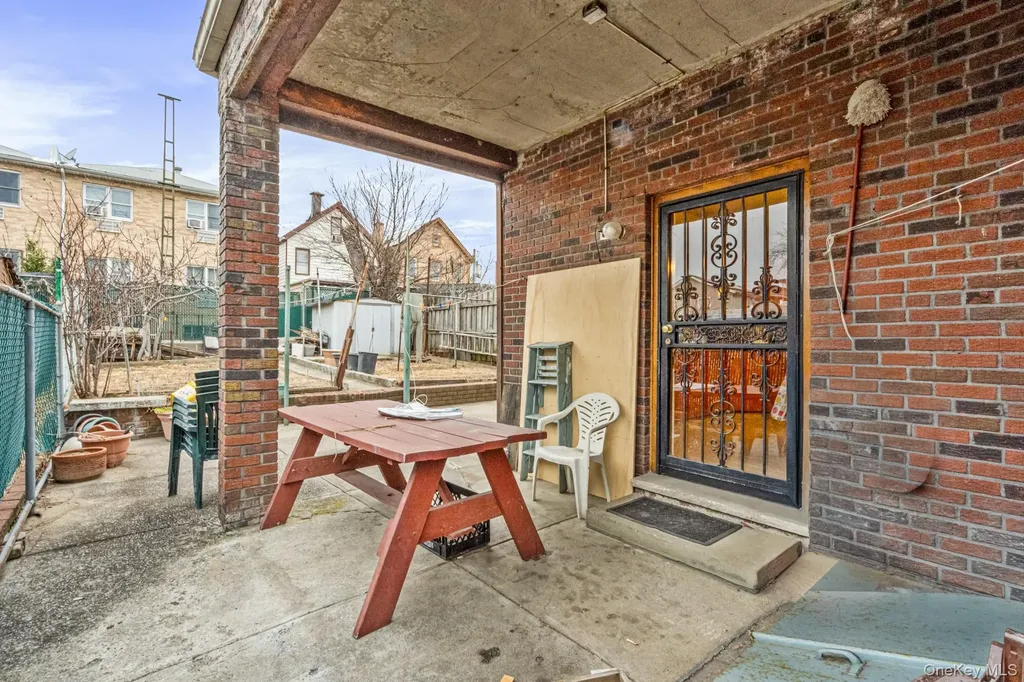 6923 59th Road Maspeth NY 11378