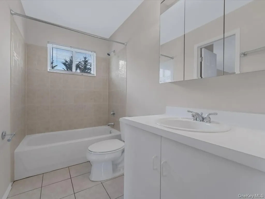 610 Windmill Avenue West Babylon NY 11704