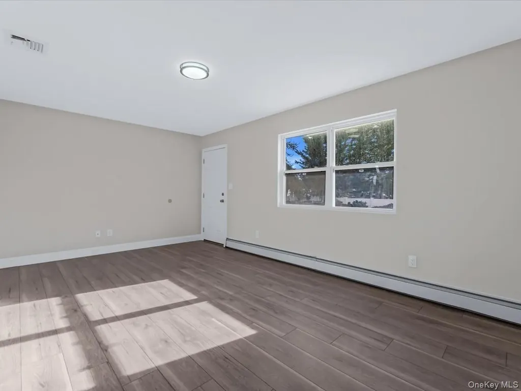 610 Windmill Avenue West Babylon NY 11704