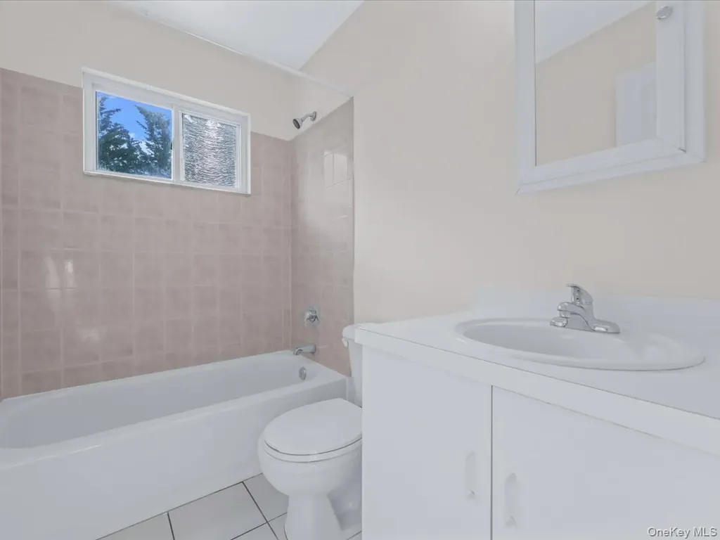 610 Windmill Avenue West Babylon NY 11704