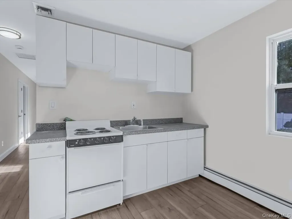 610 Windmill Avenue West Babylon NY 11704