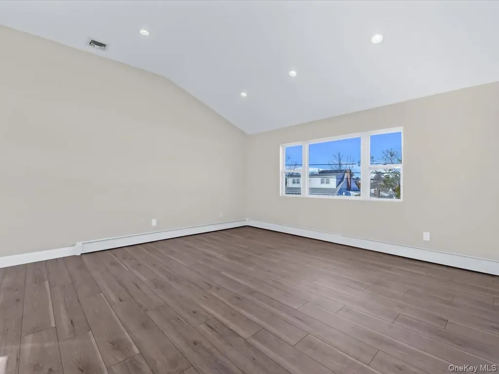 610 Windmill Avenue West Babylon NY 11704
