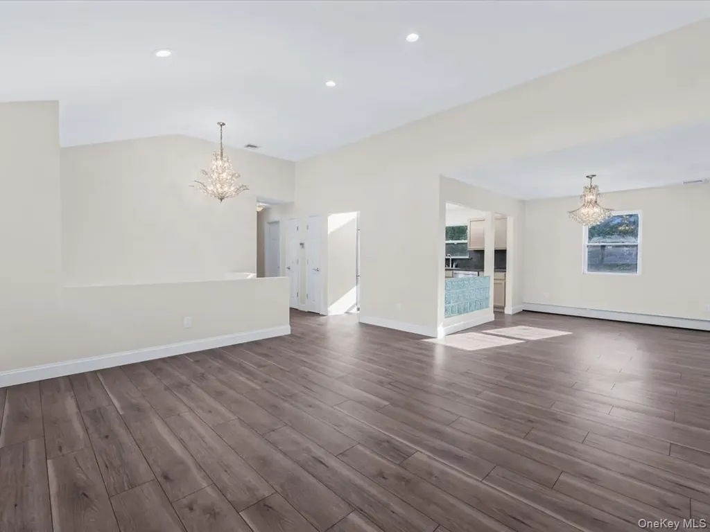 610 Windmill Avenue West Babylon NY 11704