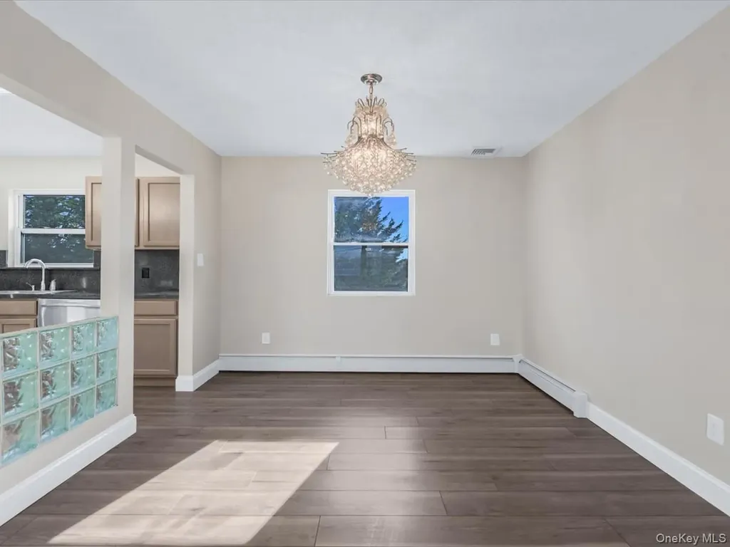610 Windmill Avenue West Babylon NY 11704