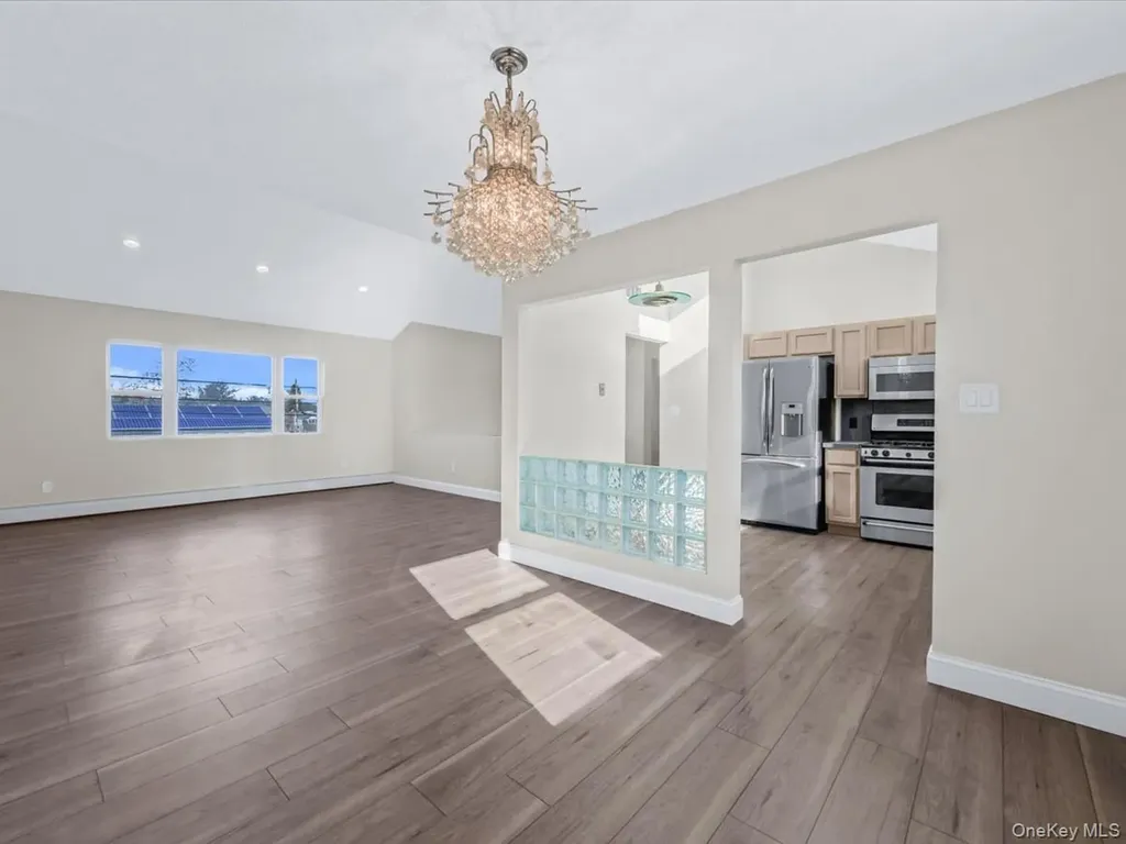 610 Windmill Avenue West Babylon NY 11704