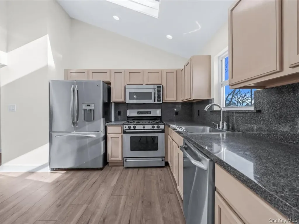 610 Windmill Avenue West Babylon NY 11704