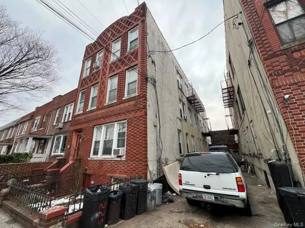 522 E 51st Street Brooklyn NY 11203