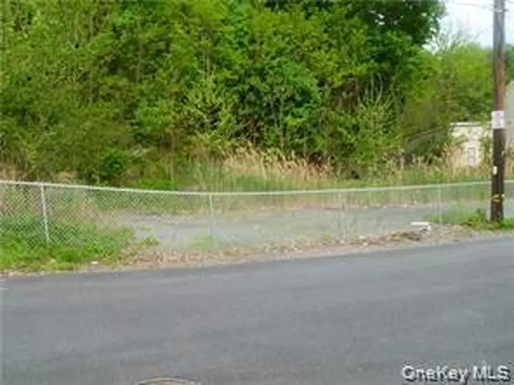 21 Coffey Avenue New Windsor NY 12553