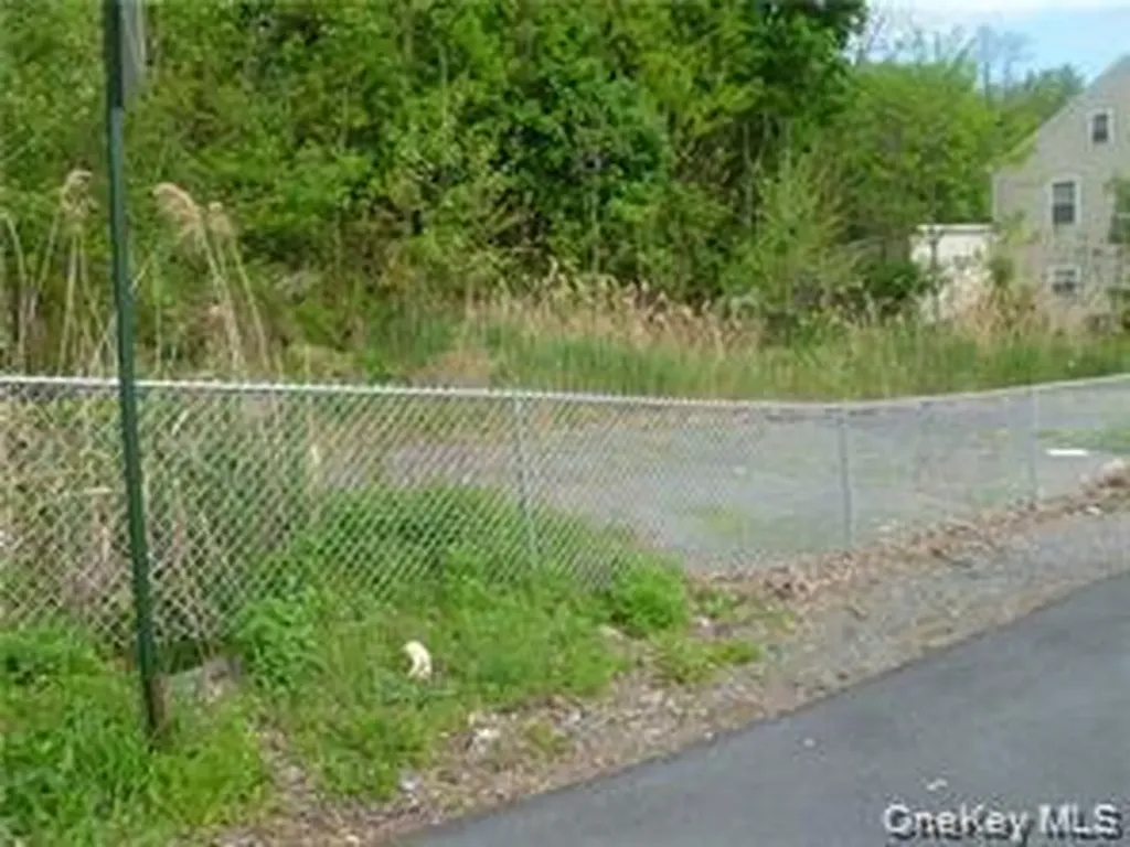 21 Coffey Avenue New Windsor NY 12553