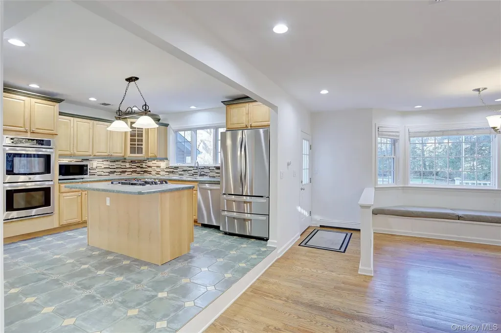 21 Mile Road Suffern NY 10901