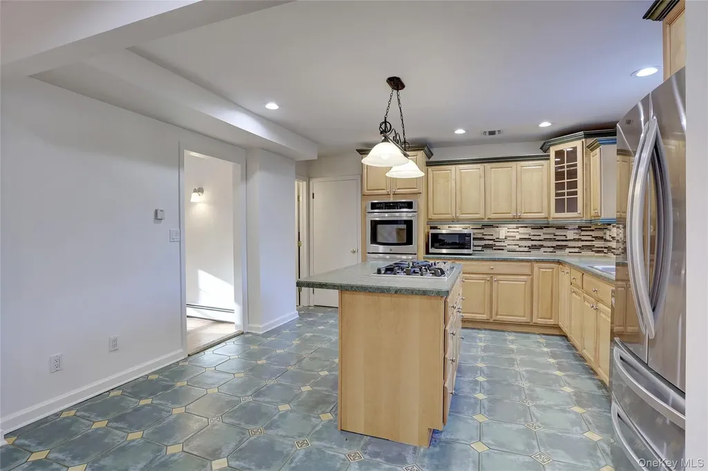 21 Mile Road Suffern NY 10901