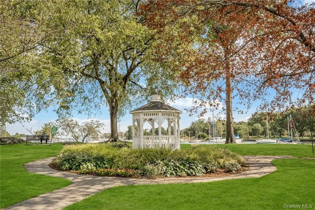 329 Palmer Terrace Mamaroneck NY 10543