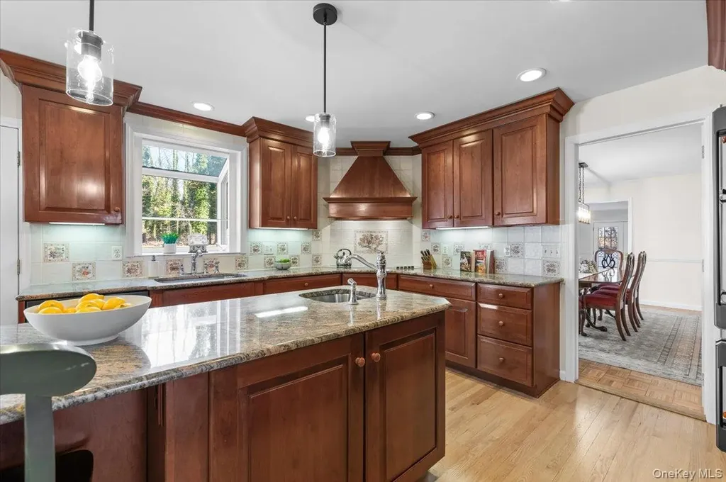 306 Southdown Road Lloyd Harbor NY 11743