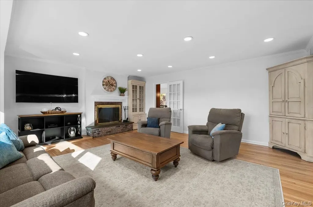 306 Southdown Road Lloyd Harbor NY 11743