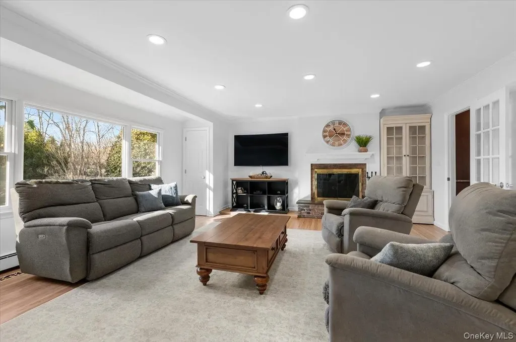306 Southdown Road Lloyd Harbor NY 11743