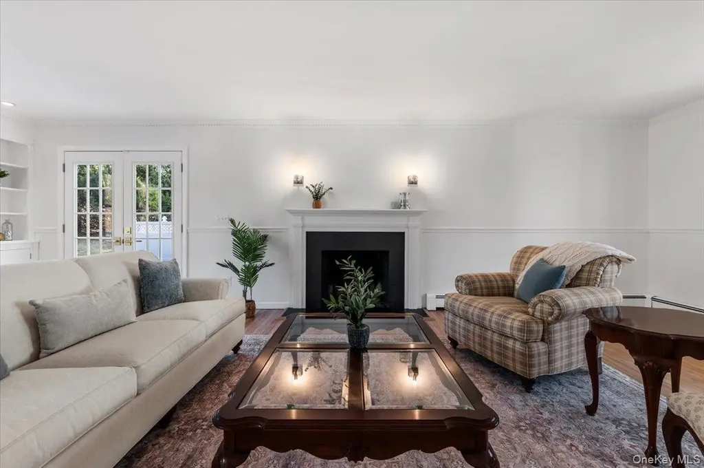 306 Southdown Road Lloyd Harbor NY 11743