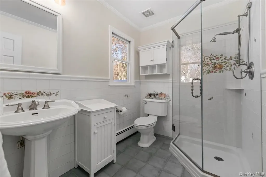 306 Southdown Road Lloyd Harbor NY 11743