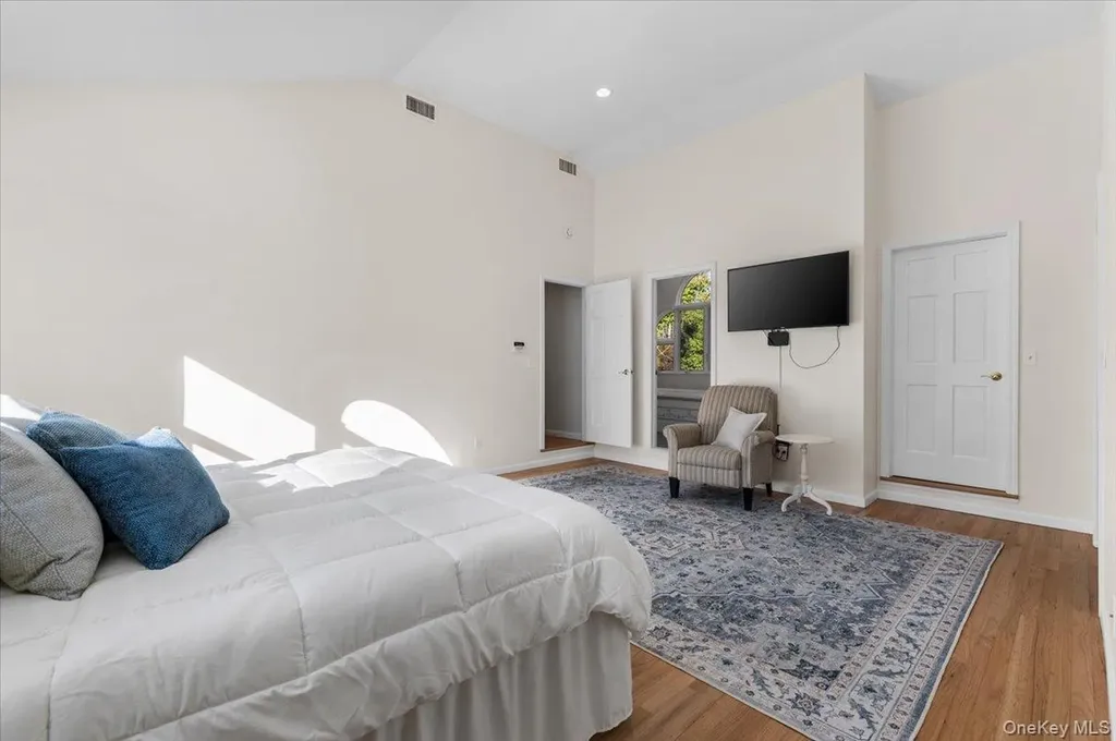306 Southdown Road Lloyd Harbor NY 11743