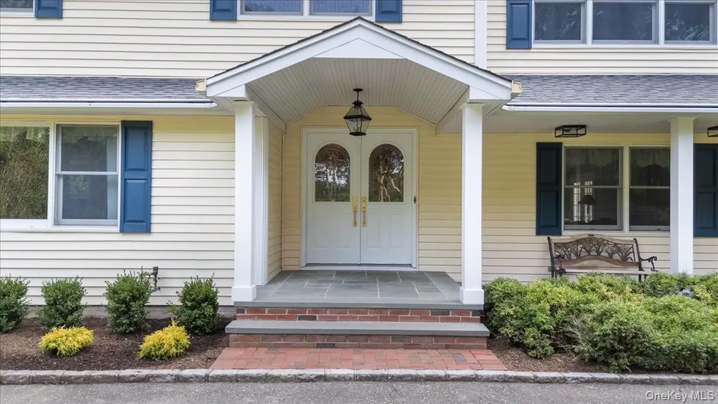 306 Southdown Road Lloyd Harbor NY 11743