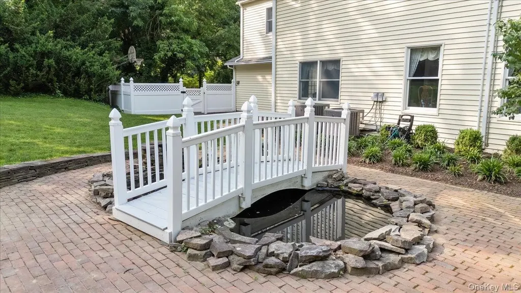 306 Southdown Road Lloyd Harbor NY 11743