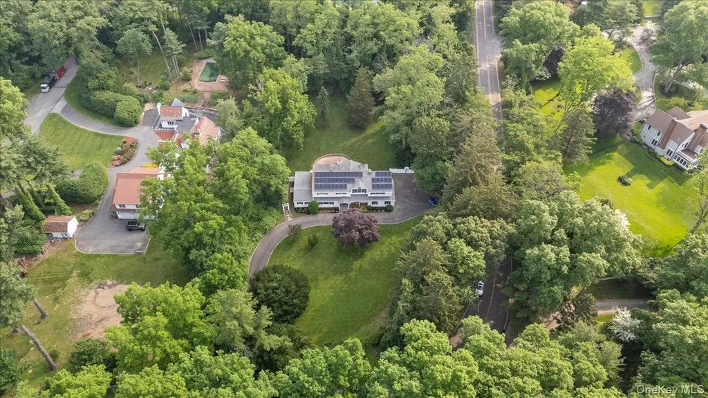 306 Southdown Road Lloyd Harbor NY 11743