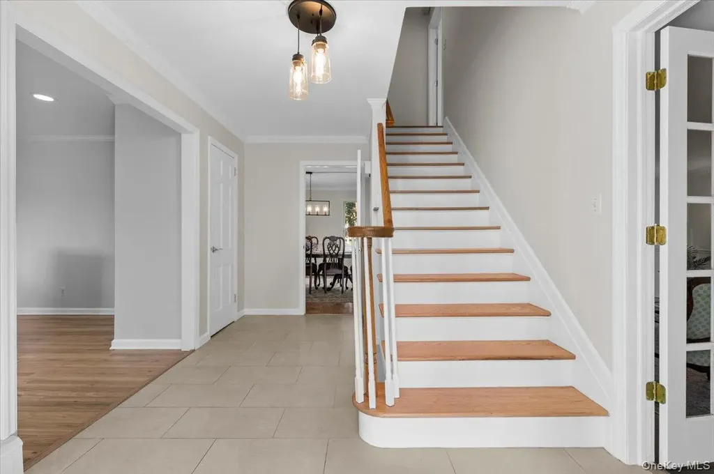 306 Southdown Road Lloyd Harbor NY 11743