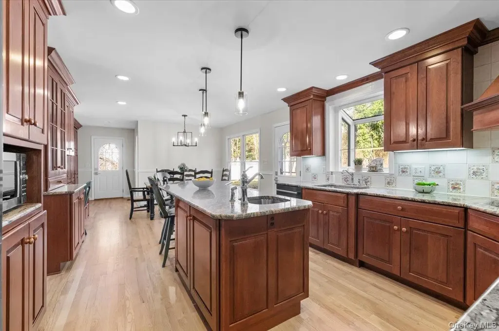 306 Southdown Road Lloyd Harbor NY 11743