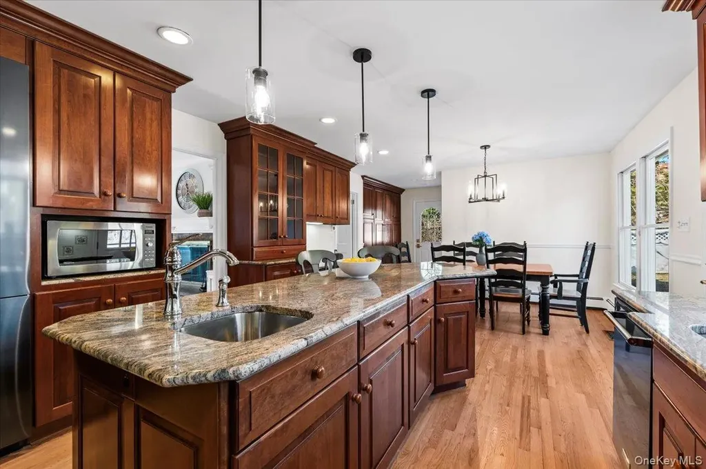 306 Southdown Road Lloyd Harbor NY 11743