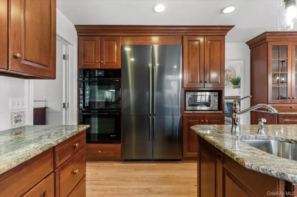 306 Southdown Road Lloyd Harbor NY 11743