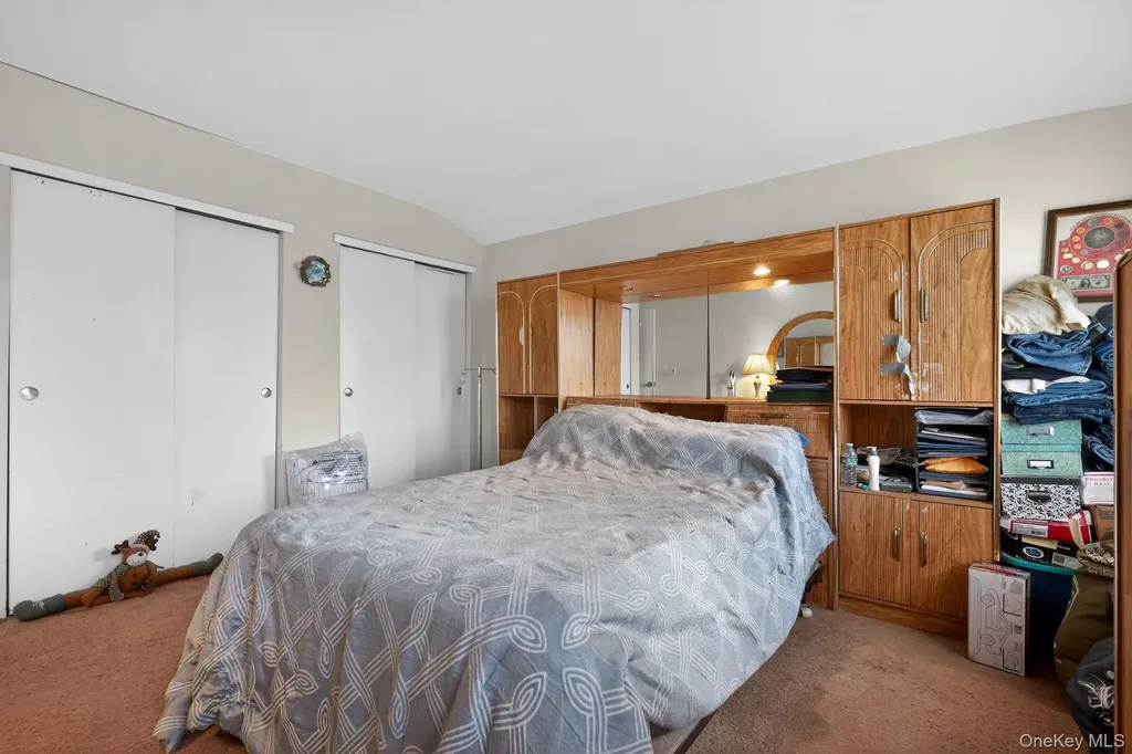 327 Willow Road E Staten Island NY 10314