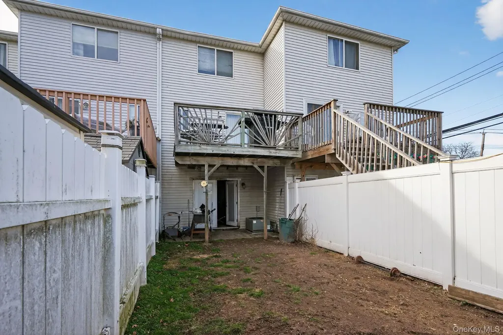 327 Willow Road E Staten Island NY 10314